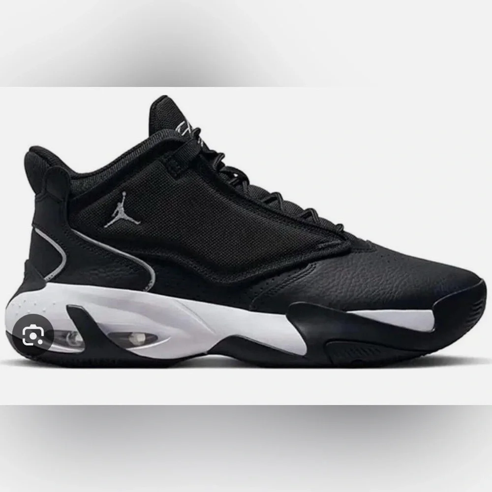 Jordan Max Aura 4 Black Metallic Silver mens size 9.5 Like new style DN3687-002